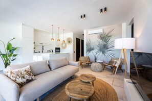 TV, offices - Blue Bay | The Reef | Terrace (Sint Michiel)