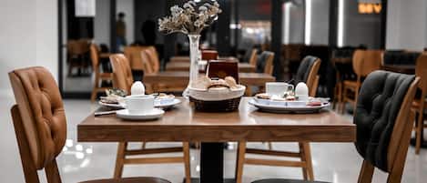 Petit déjeuner buffet compris tous les jours