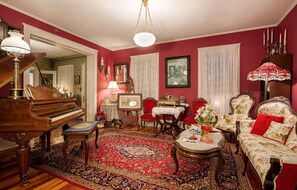 Área de estar no saguão