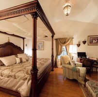 Cabin | Laptop workspace, free WiFi, bed sheets