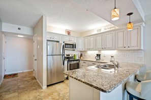 Condo, 2 Bedrooms | Private kitchen