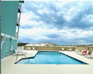 Outdoor pool - Romar Beach 213 (Orange Beach)