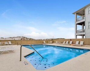 Outdoor pool - Romar Beach 213 (Orange Beach)