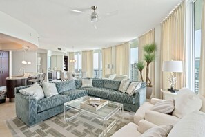 Condo, 3 Bedrooms | Living room