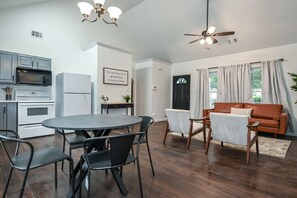 Interior - Adorable 4-Bedroom | 1 Mile From UGA/Downtown (Athens)
