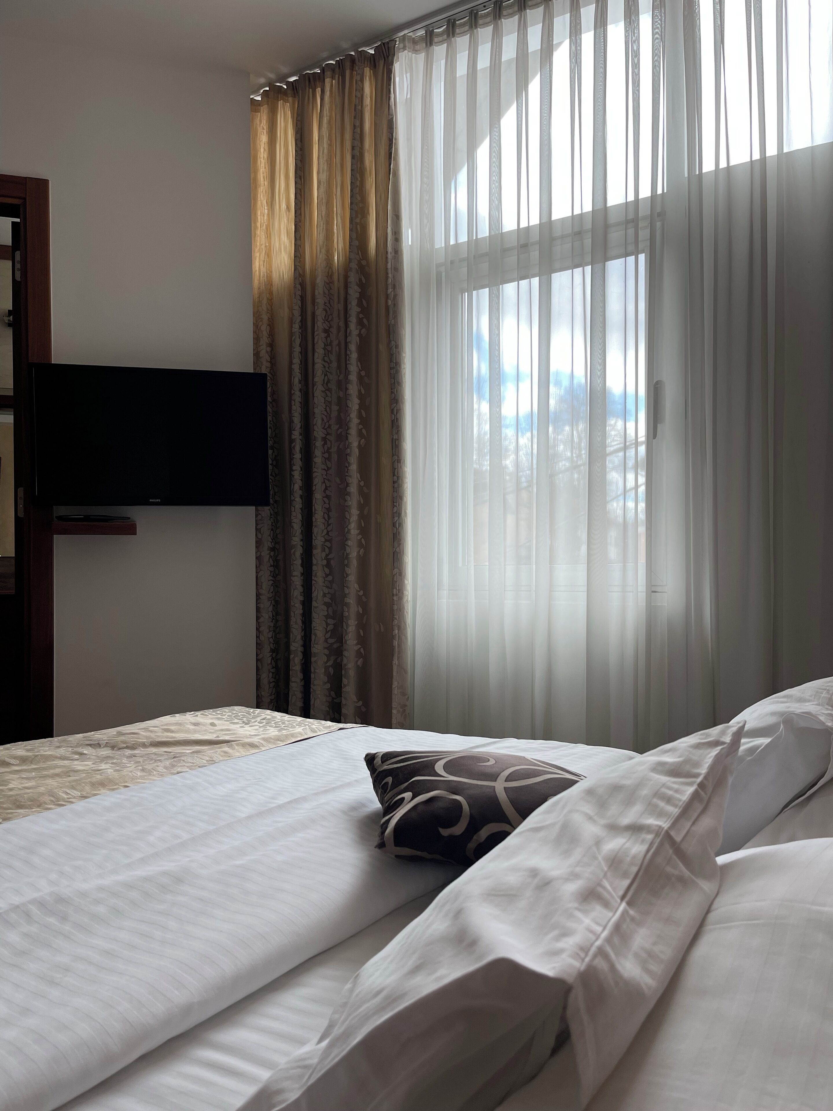 Colchones con efecto memoria, minibar y escritorio 