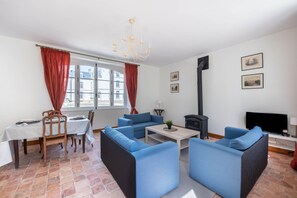 Téléviseur, foyer