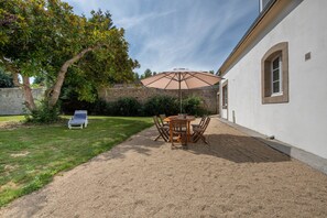 Outdoor dining - L'Annexe du Manoir - Vue mer (Taule)