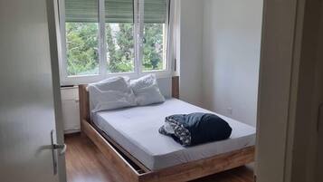 Apartment, Berbilang Katil | 3 bilik tidur, seterika/papan seterika, Wi-fi percuma, cadar katil