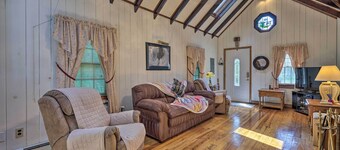 Dog-Friendly Waretown Home w/ Furnished Deck!