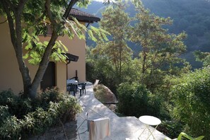 Property grounds - 2-bed Borgo val di Taro Apt w/ Private Terrace (Borgo Val di Taro)