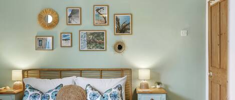 3 soverom, strykejern/-brett, wi-fi (inkludert) og sengetøy