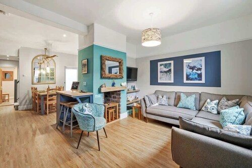 Chic 3BR Stylish House, Central & great for groups