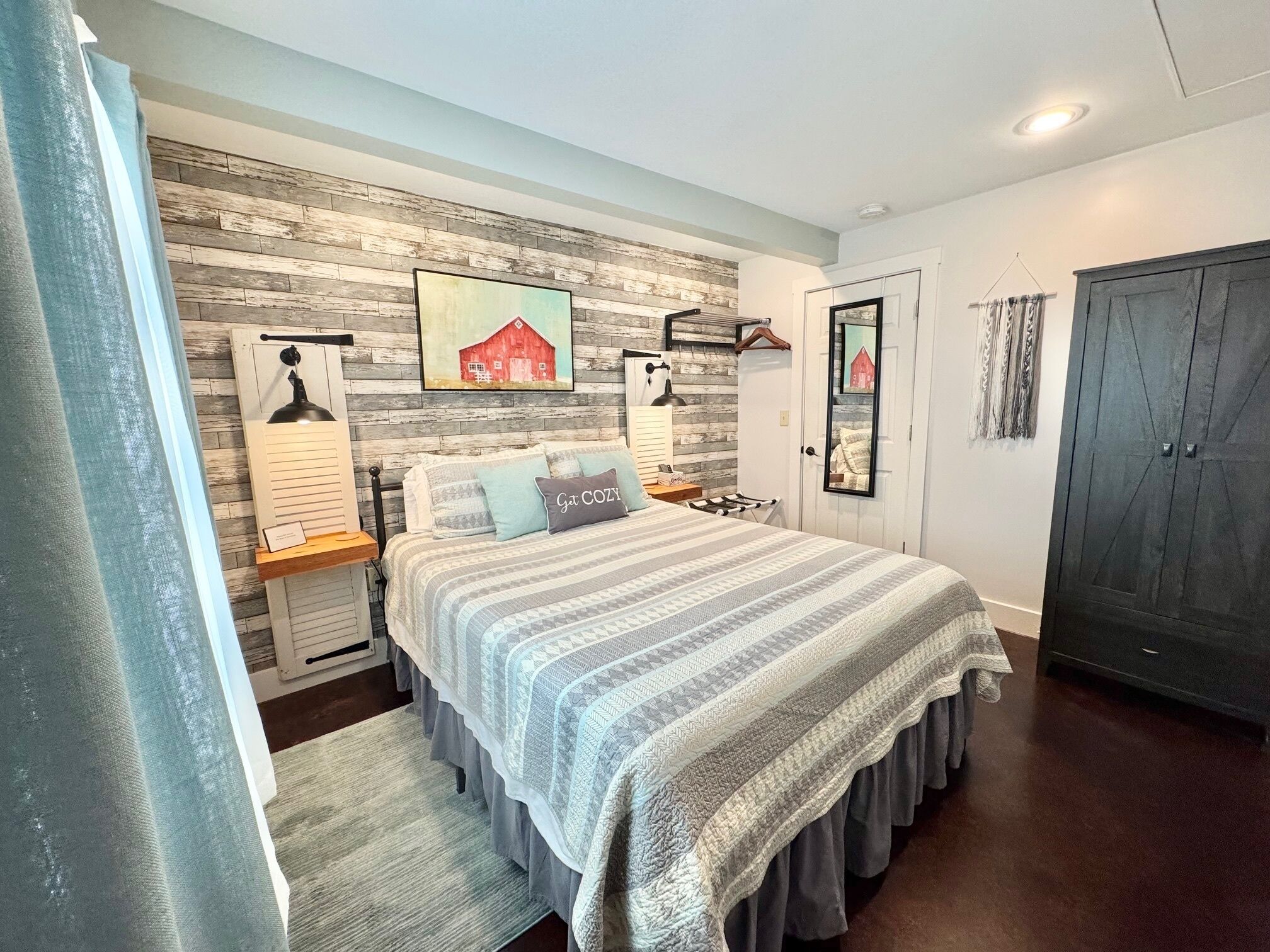 2 quartos, ferros/tábuas de passar roupa, Wi-Fi, roupa de cama