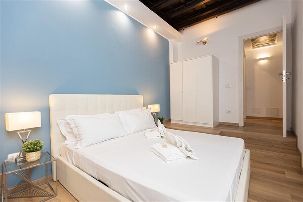 1 bedroom, iron/ironing board, internet, bed sheets