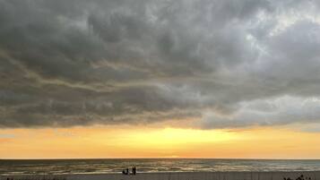 Solsenger og strandhåndklær