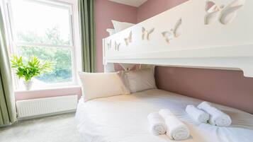 4 bedrooms, iron/ironing board, travel crib, free WiFi