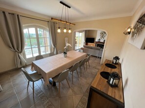 Dining - Large villa with panoramic view (L'isle sur la Sorgue)