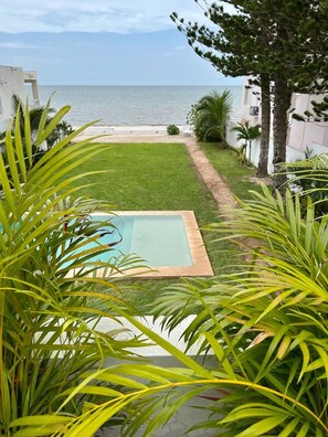 حمّام سباحة خارجي