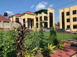Façana frontal de l'allotjament