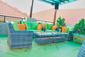 Outdoor dining - Golden Castle Hotel (Hoima)