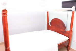 10 Schlafzimmer, Schreibtisch, kostenloses WLAN, Bettwäsche
