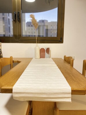 Dining - Purple Beach Apartment (+Parking) (Tel Aviv-Yafo)