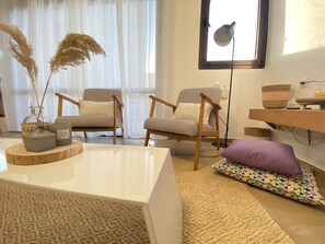 Interior - Purple Beach Apartment (+Parking) (Tel Aviv-Yafo)