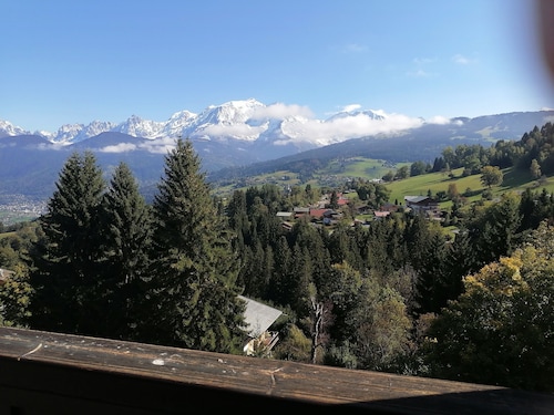 Apartment with panoramic view and pool