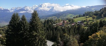 Apartment with panoramic view and pool
