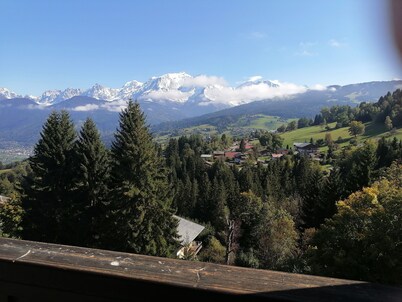 Apartment with panoramic view and pool