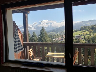 Apartment with panoramic view and pool