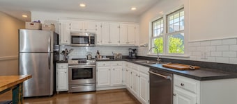 Two Bedroom Cottage Close To Town