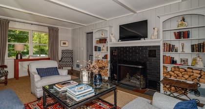 Two Bedroom Cottage Close To Town