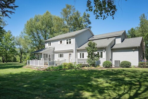 Work Stay Play Holiday Home in Holland near Lake Michigan