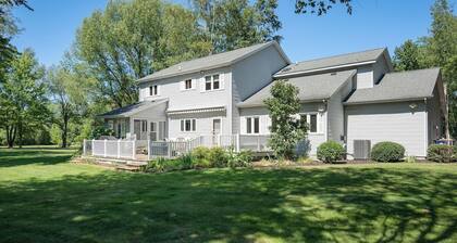 Work Stay Play Holiday Home in Holland near Lake Michigan