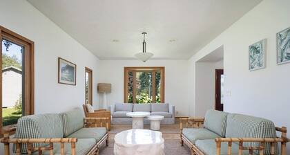 Work Stay Play Holiday Home in Holland near Lake Michigan