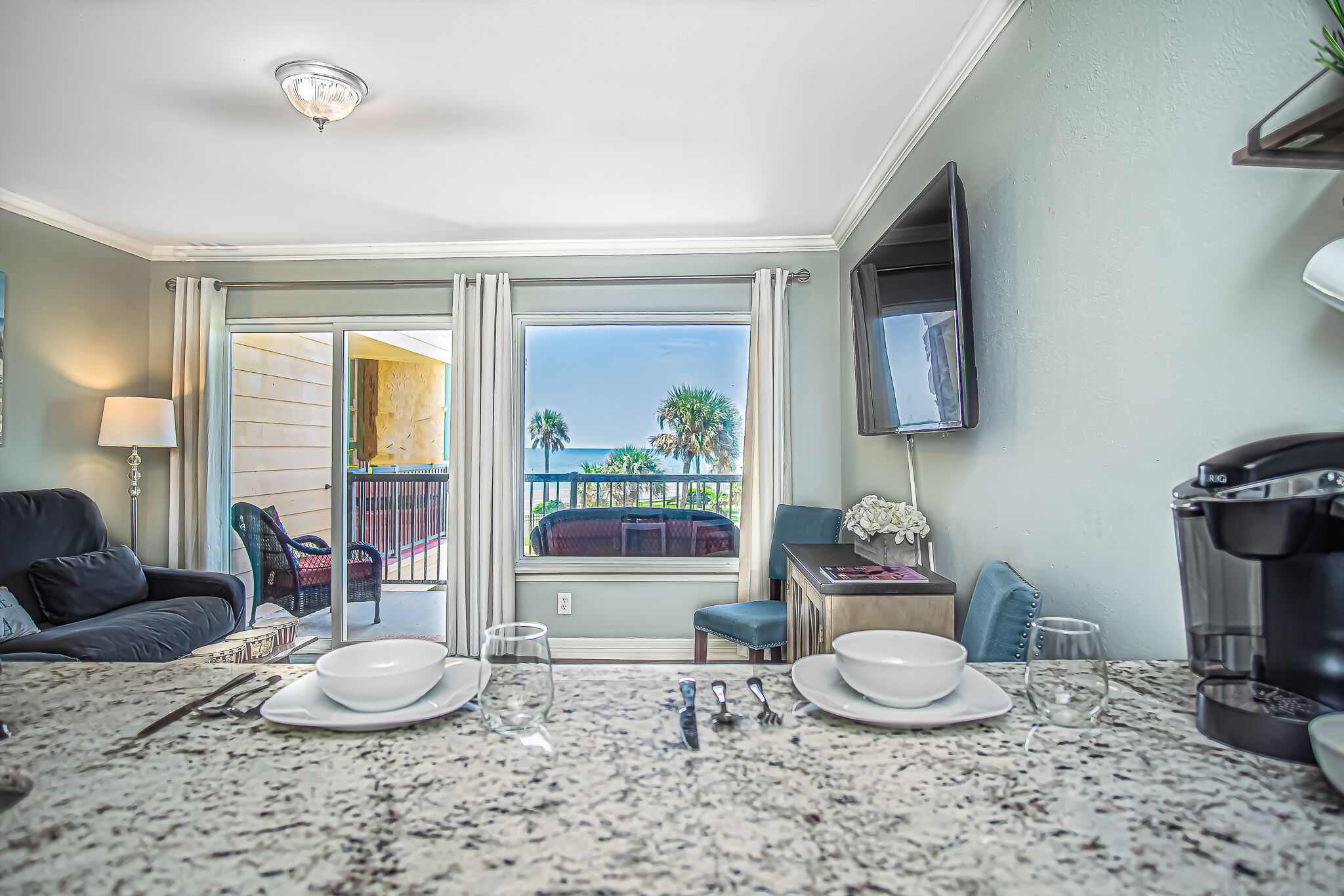 Galveston Ocean Front Condo w/ 3 pools 1 heated, Pet Friendly-Anchor Management 
