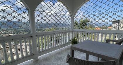 Skyline Suites, Queen, Ocean views by RedAwning