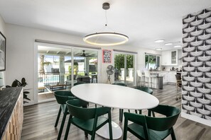 Dining - Chateau Balboa! Heated Pool/BBQ/Family Friendly (Tempe)