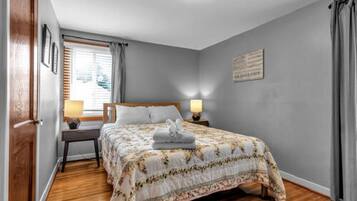 2 bedrooms, memory foam beds, desk, iron/ironing board