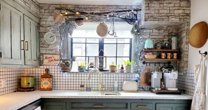 Heart of Eugene ~ Cozy Vintage Home/2 min to UO