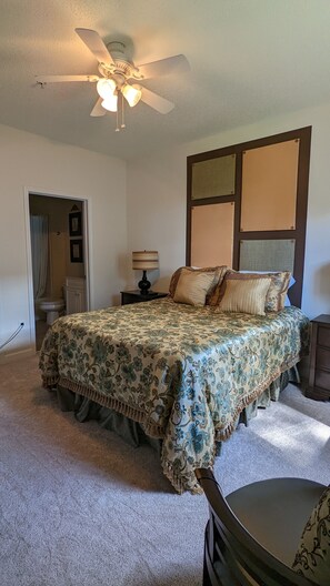 2 室のベッドルーム、デスク、アイロン / アイロン台、WiFi (無料)