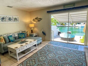 Interior - 3Bedroom 2Bath~Ice Machine~Kayaks~PaddleBoard~Fishing~Swim Spa~Cabana Club~Bikes (Key Colony Beach)