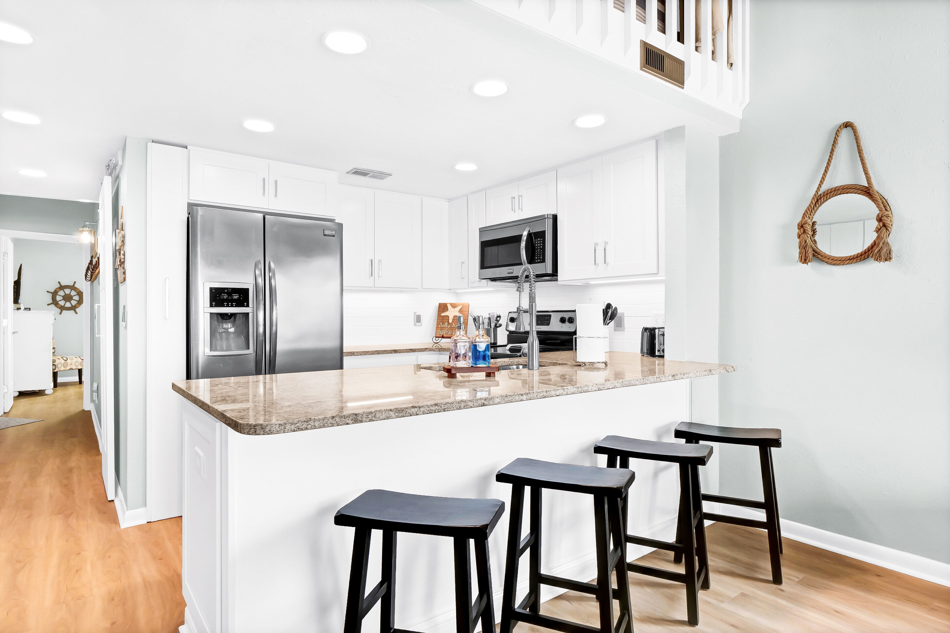 Fridge, microwave, stovetop, dishwasher