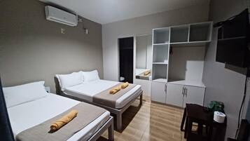 4 bedrooms, desk, iron/ironing board, free WiFi
