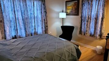 2 bedrooms, desk, free WiFi, bed sheets