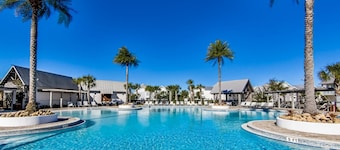 Bike to Beach, Resort Pool, Designer Updates, Enjoy The Big Chill, Pet Friendly
