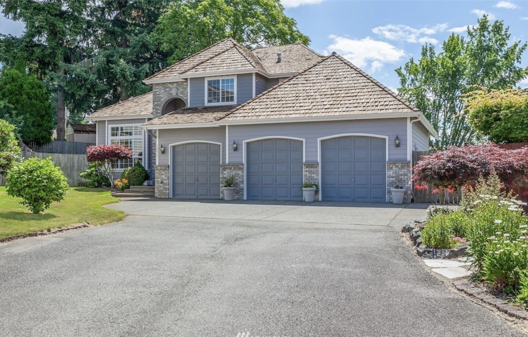 10427 se 202nd pl<br>Kent   2600 sbr>4 bedrooms residential fully furnished