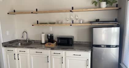 Cozy Historical Studio just steps from beach access